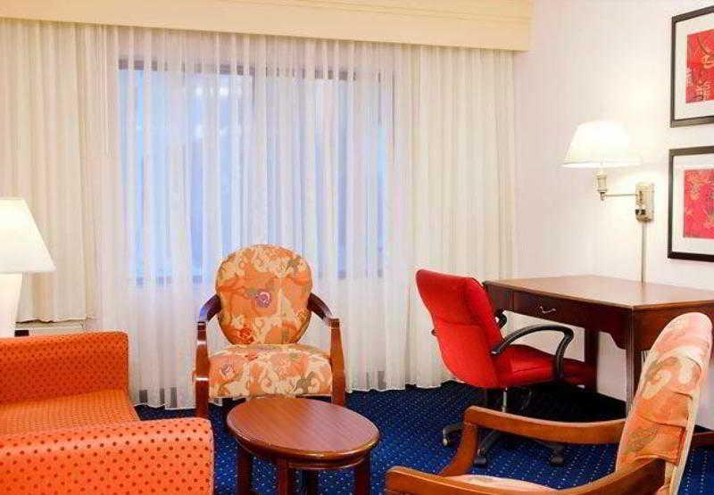 Best Western Plus Elgin - Chicago West Dundee Room photo